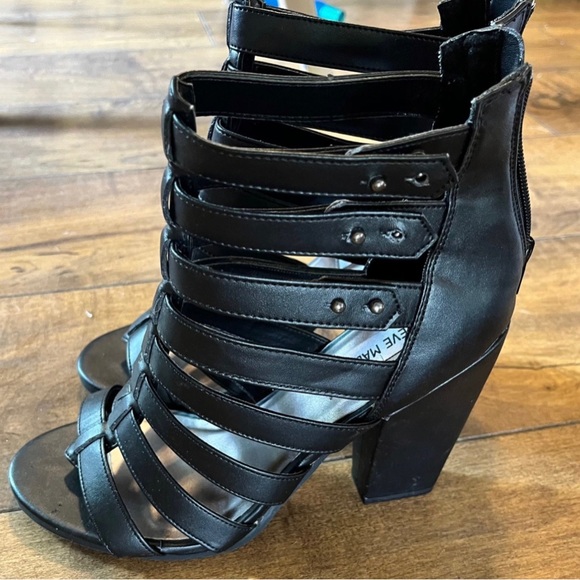 Steve Madden black sandals - Picture 1 of 2